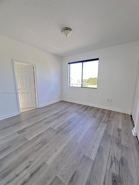 出租: $4,750 (3 贝兹, 2 浴室, 2385 平方英尺)