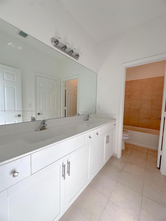 出租: $4,750 (3 贝兹, 2 浴室, 2385 平方英尺)