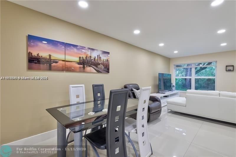 En Venta: $267,000 (3 camas, 2 baños, 1275 Pies cuadrados)