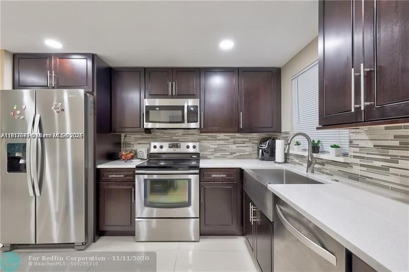 En Venta: $267,000 (3 camas, 2 baños, 1275 Pies cuadrados)