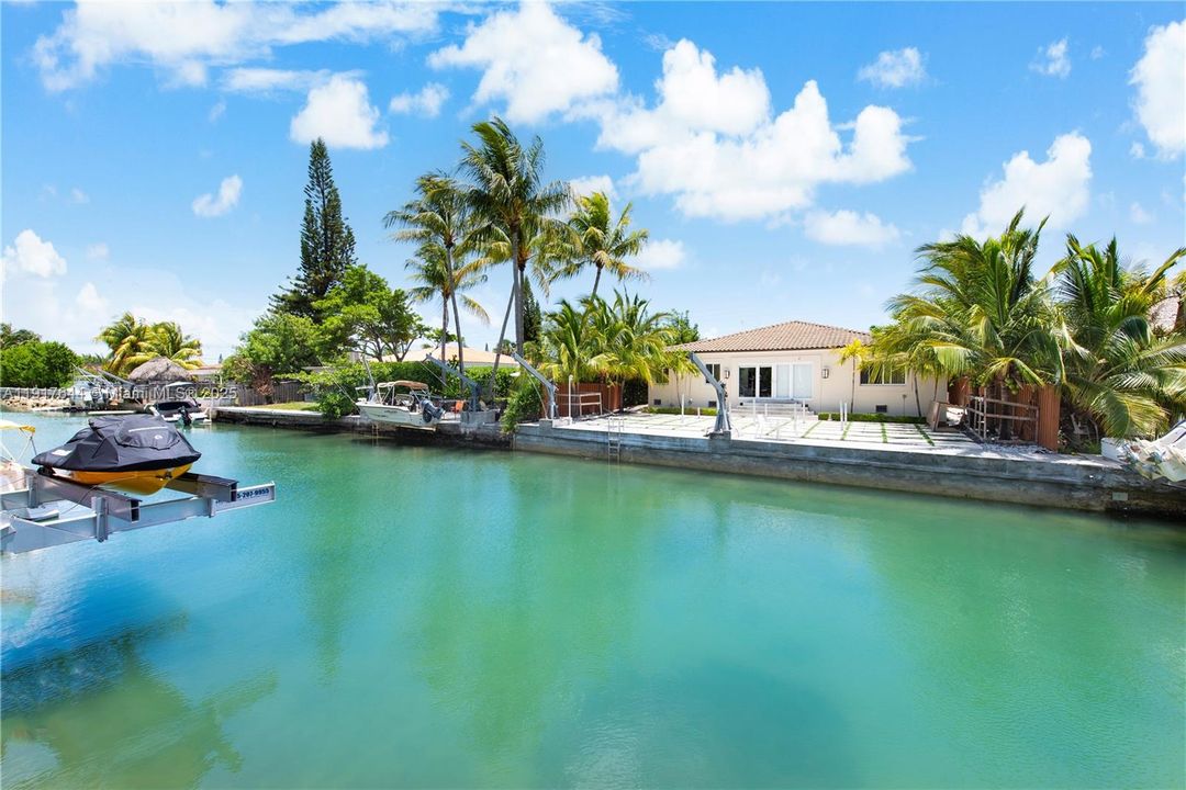 For Sale: $6,350,000 (3 beds, 3 baths, 2922 Square Feet)