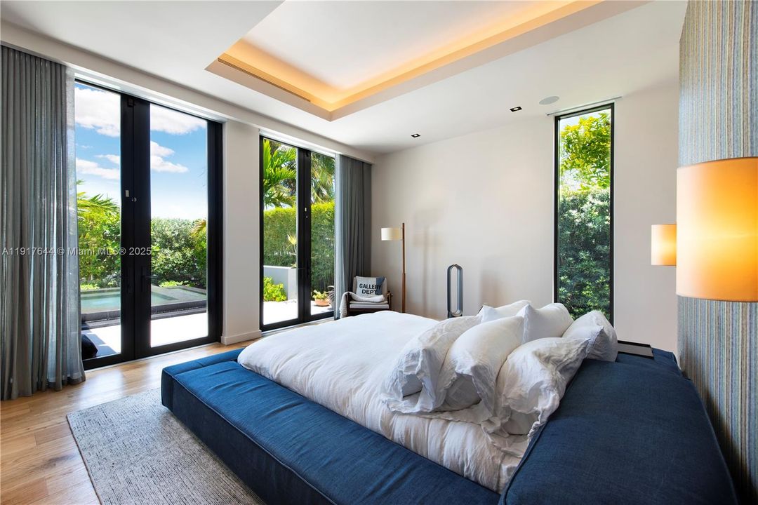 For Sale: $6,350,000 (3 beds, 3 baths, 2922 Square Feet)