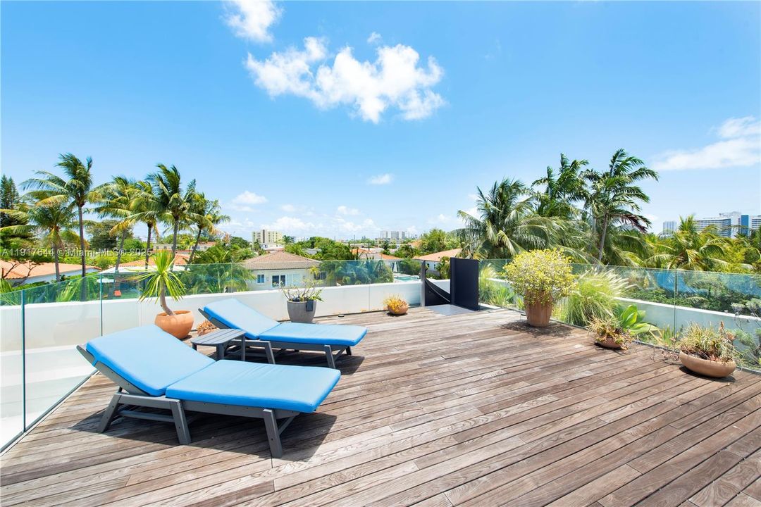 For Sale: $6,350,000 (3 beds, 3 baths, 2922 Square Feet)