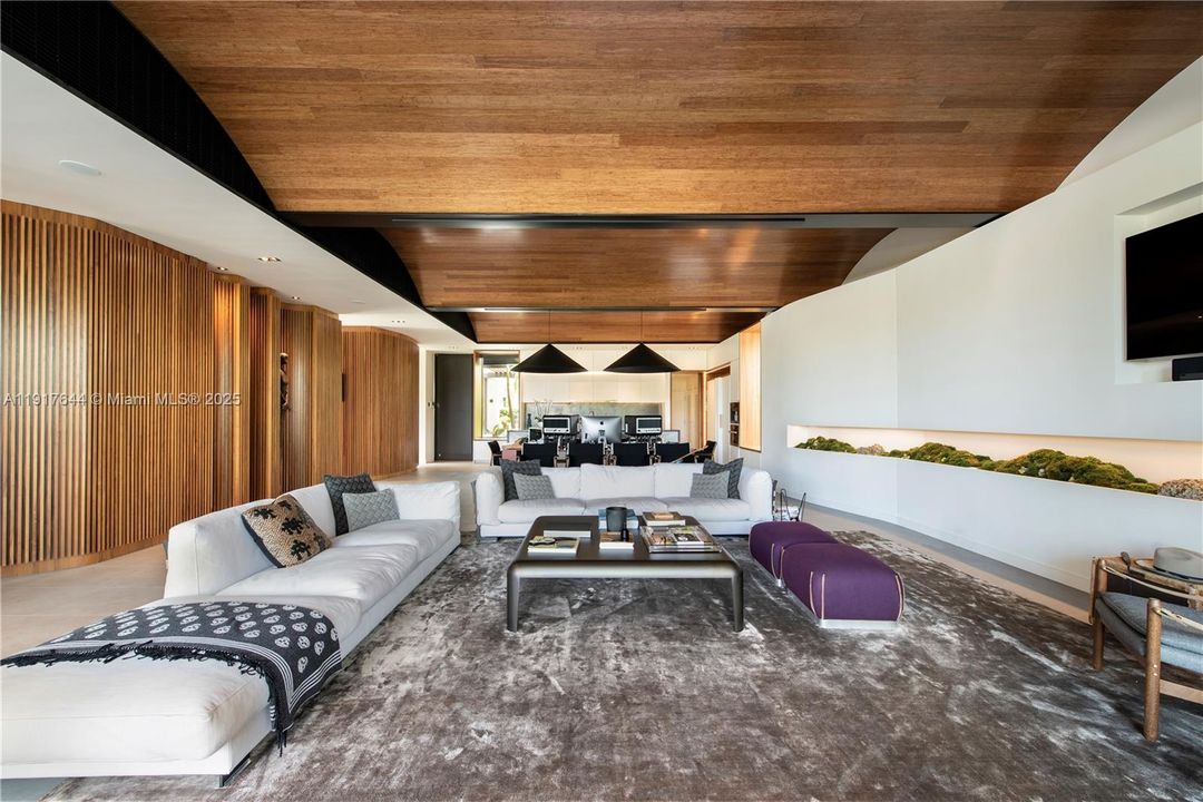 For Sale: $6,350,000 (3 beds, 3 baths, 2922 Square Feet)