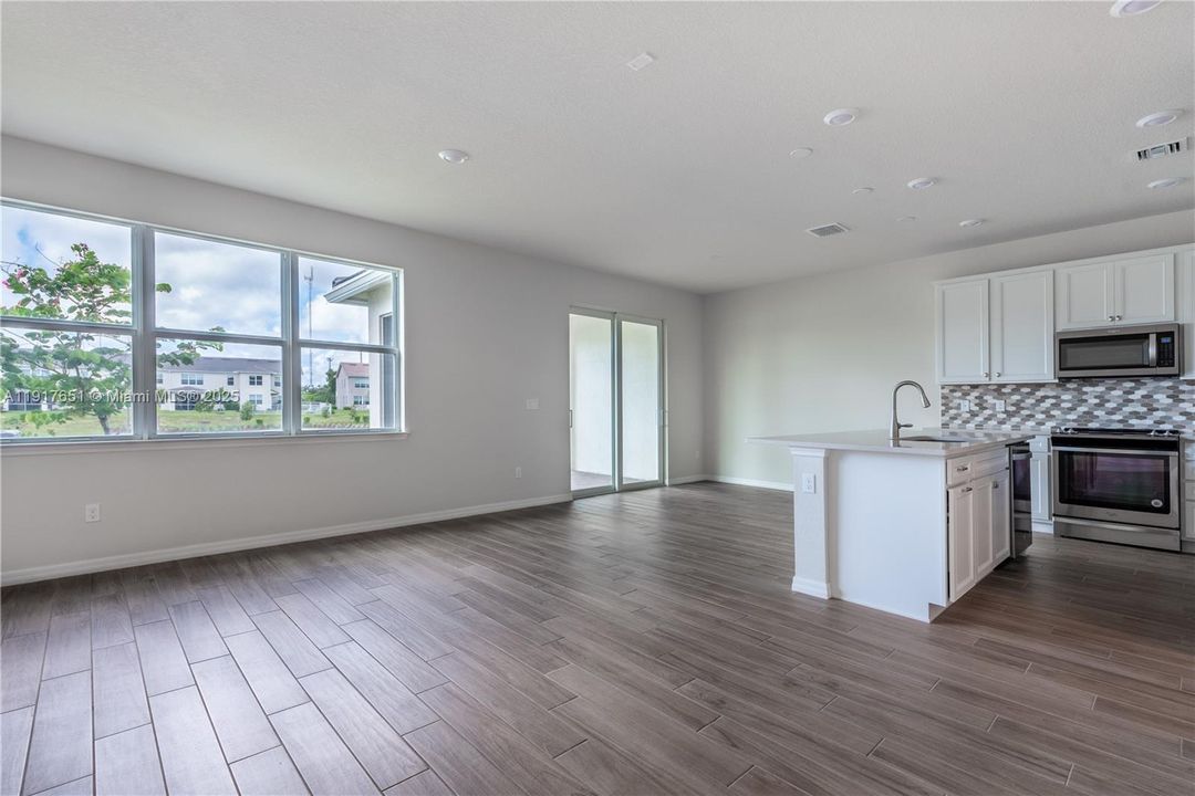 待售: $639,900 (3 贝兹, 2 浴室, 1905 平方英尺)