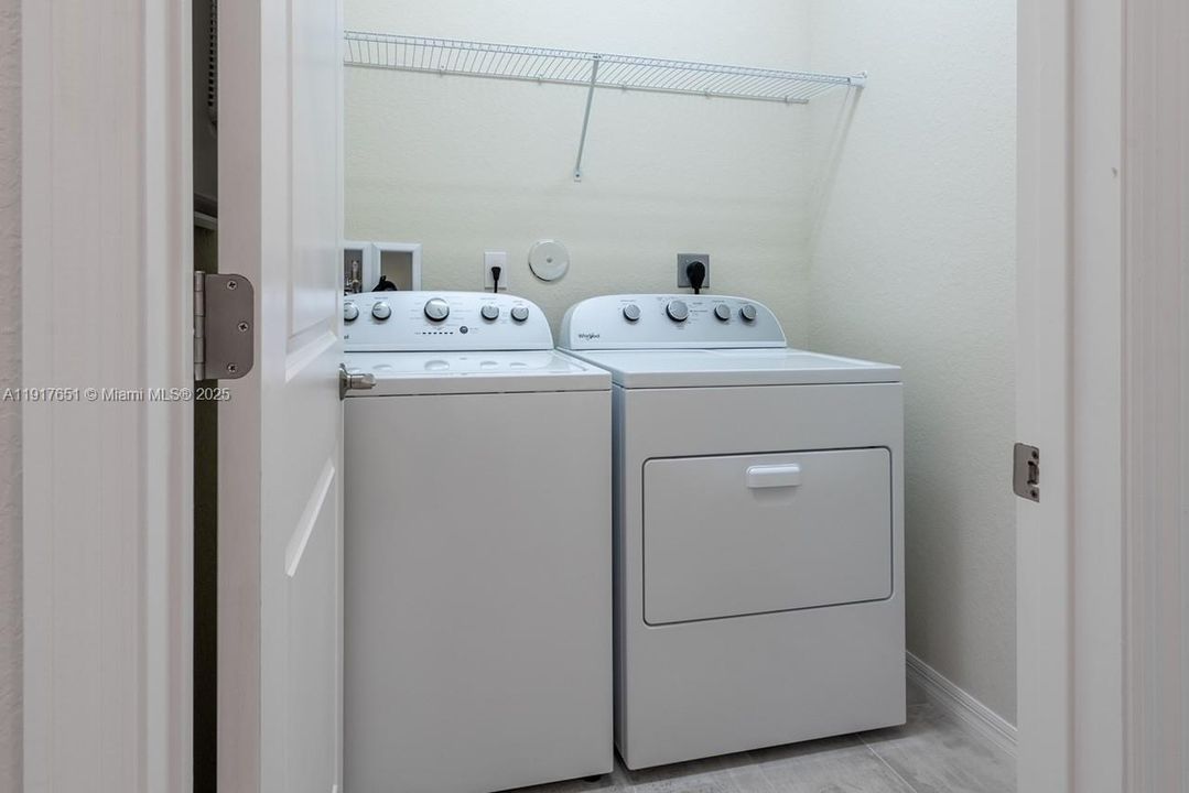 待售: $639,900 (3 贝兹, 2 浴室, 1905 平方英尺)