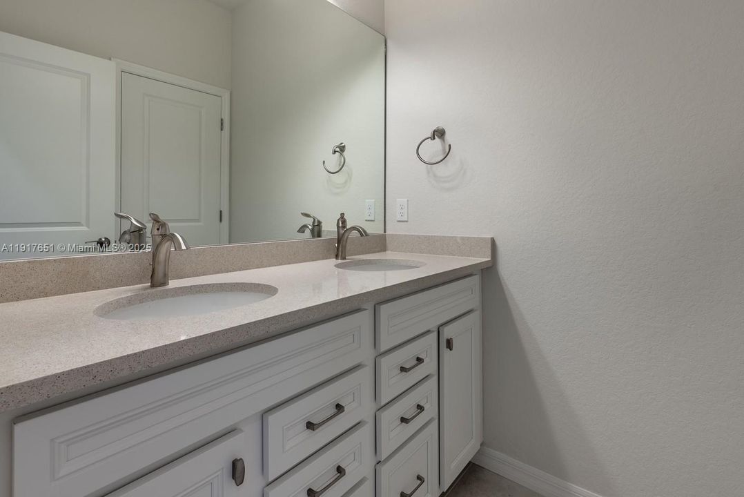 待售: $639,900 (3 贝兹, 2 浴室, 1905 平方英尺)