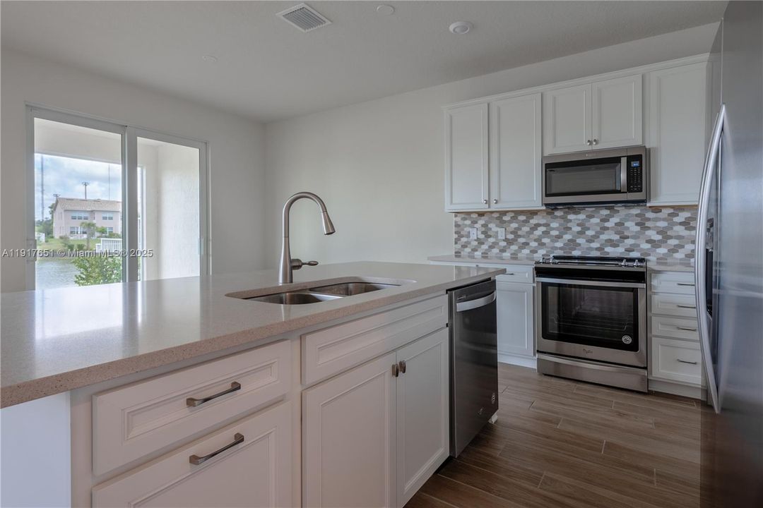 待售: $639,900 (3 贝兹, 2 浴室, 1905 平方英尺)