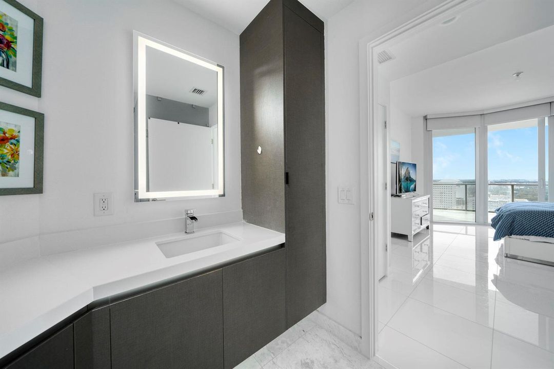 851 NE 1st Ave #2410_1oakstudios_19