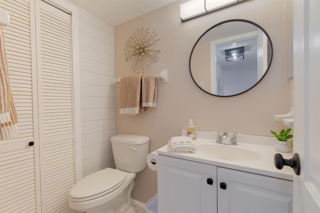 009_Half Bathroom
