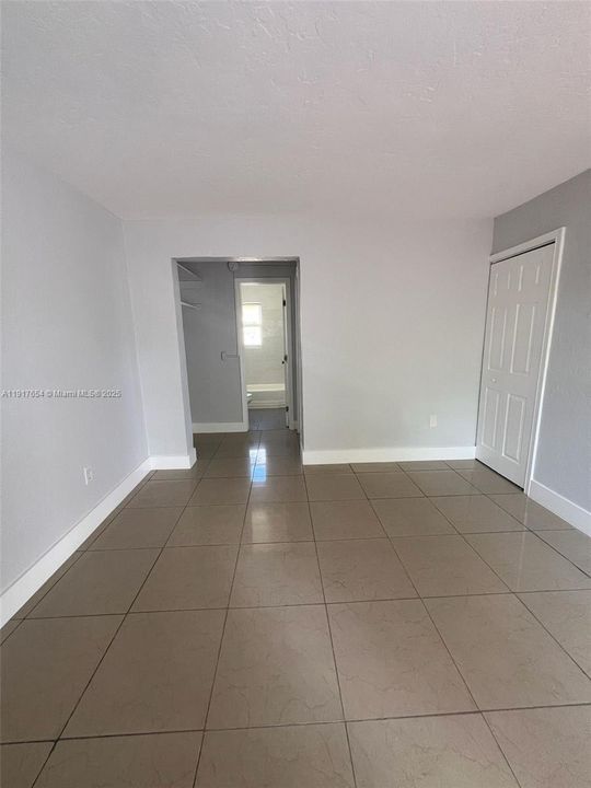 合同活跃: $1,475 (1 贝兹, 1 浴室, 11052 平方英尺)