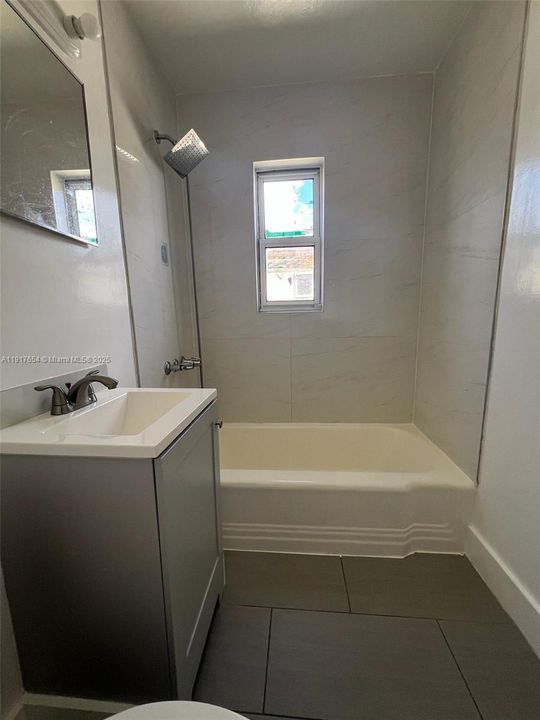 合同活跃: $1,475 (1 贝兹, 1 浴室, 11052 平方英尺)