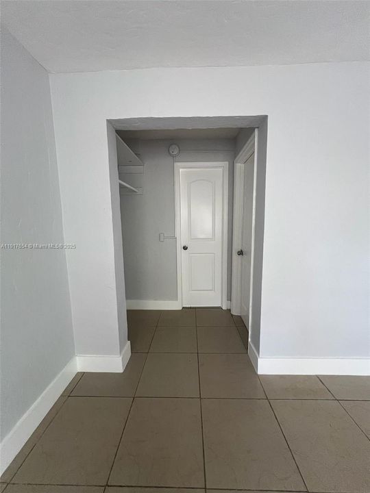 合同活跃: $1,475 (1 贝兹, 1 浴室, 11052 平方英尺)