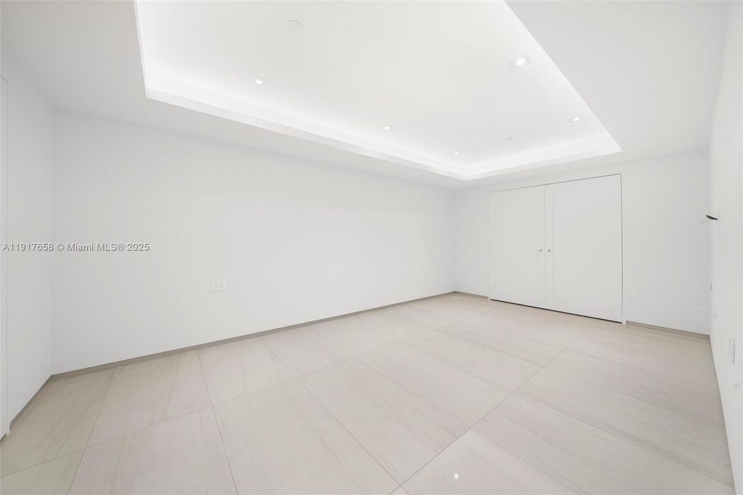 For Sale: $2,650,000 (3 beds, 4 baths, 3104 Square Feet)