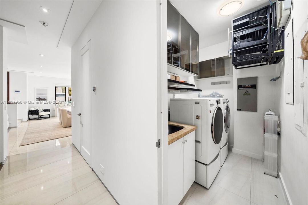 For Sale: $2,650,000 (3 beds, 4 baths, 3104 Square Feet)