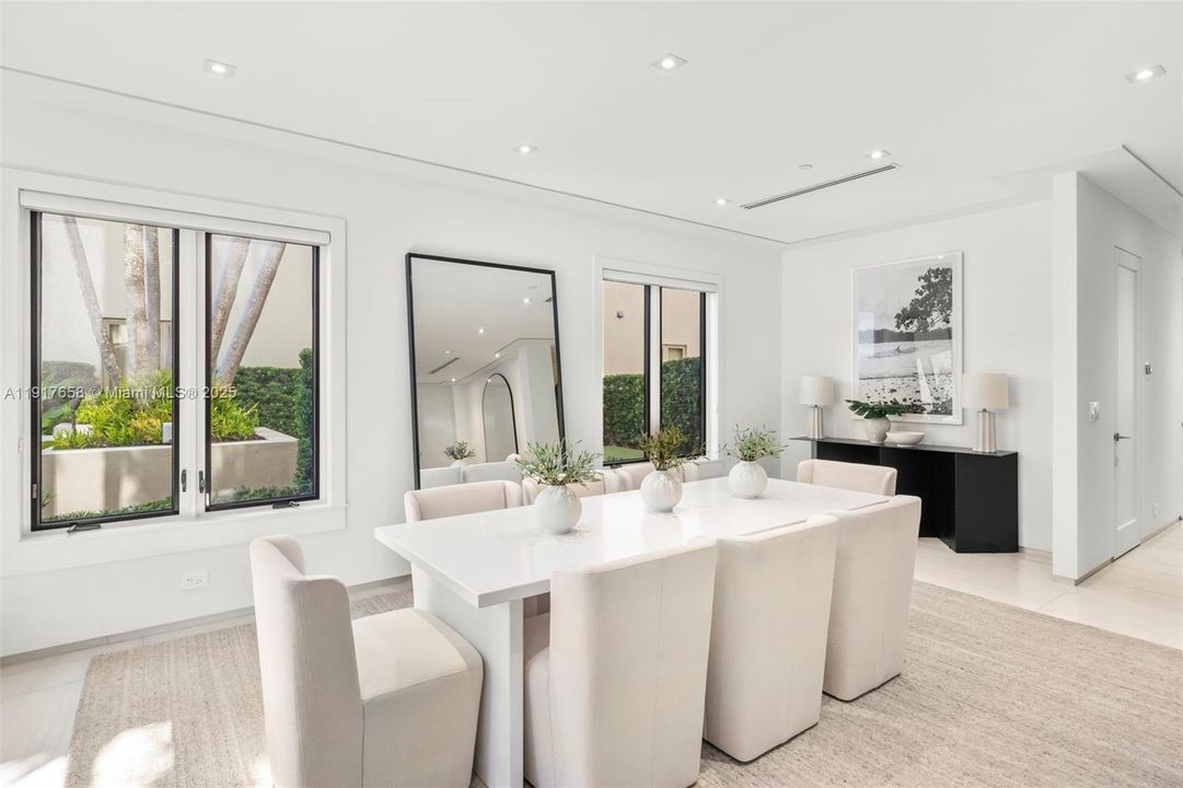 For Sale: $2,650,000 (3 beds, 4 baths, 3104 Square Feet)