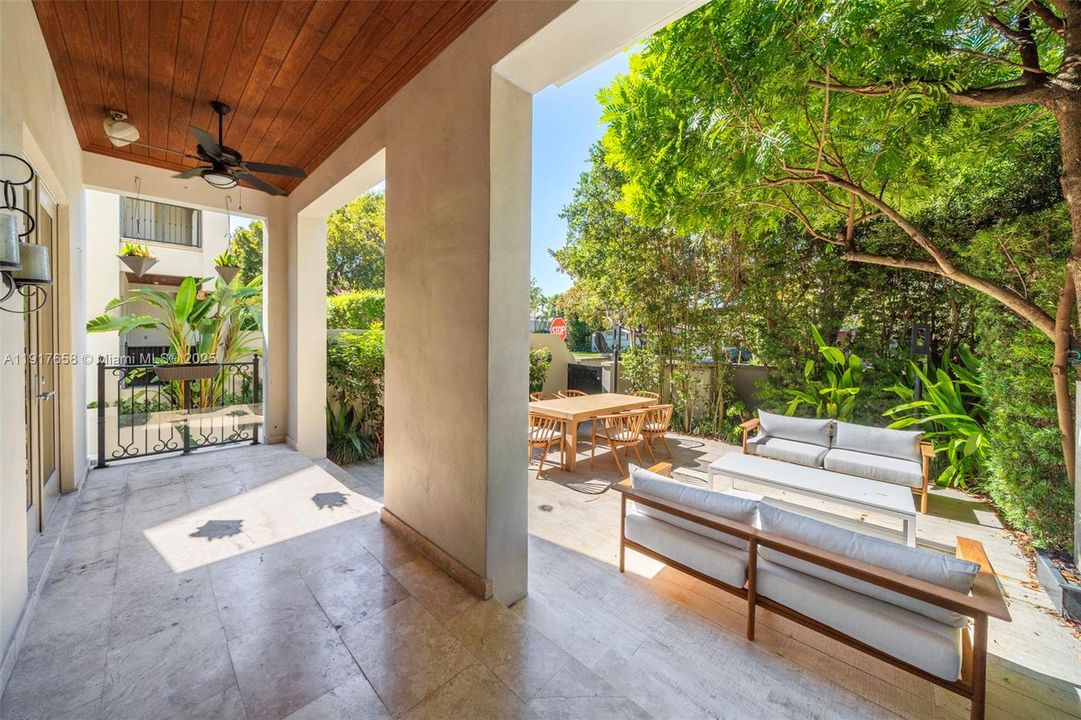 For Sale: $2,650,000 (3 beds, 4 baths, 3104 Square Feet)