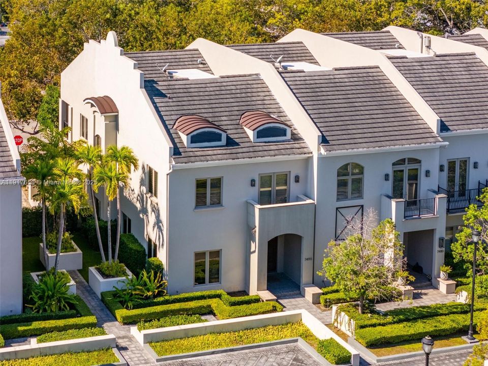 For Sale: $2,650,000 (3 beds, 4 baths, 3104 Square Feet)