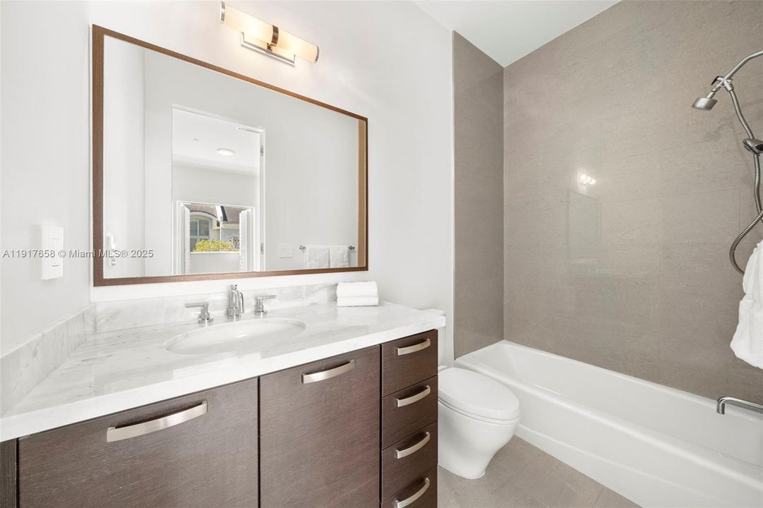 For Sale: $2,650,000 (3 beds, 4 baths, 3104 Square Feet)