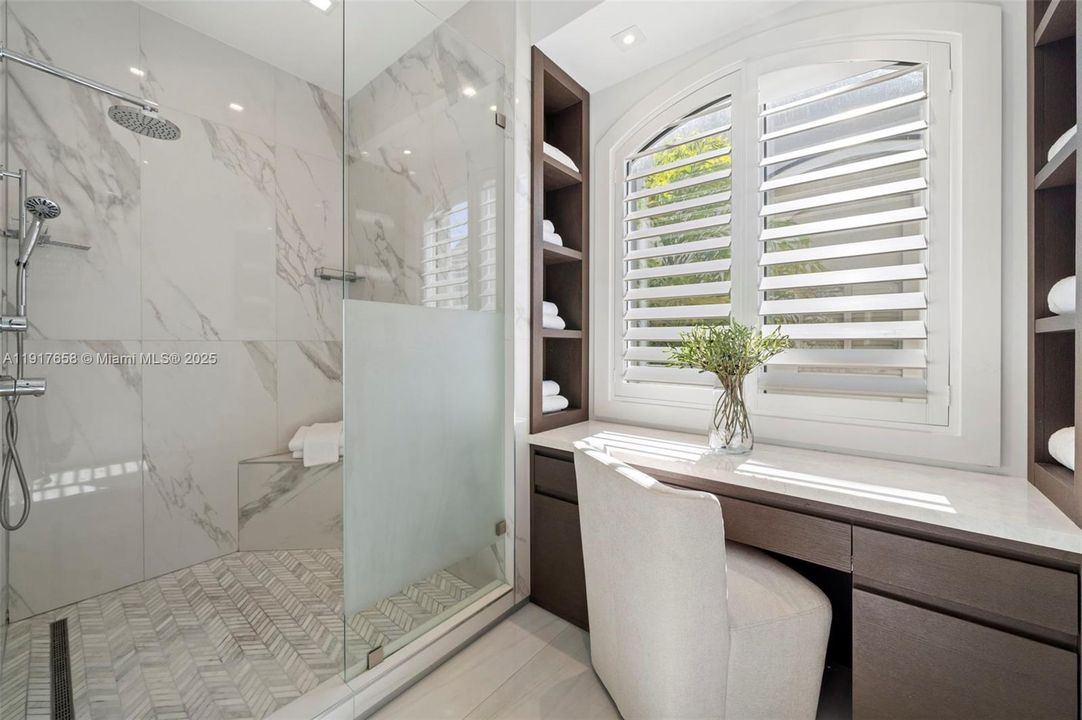 For Sale: $2,650,000 (3 beds, 4 baths, 3104 Square Feet)