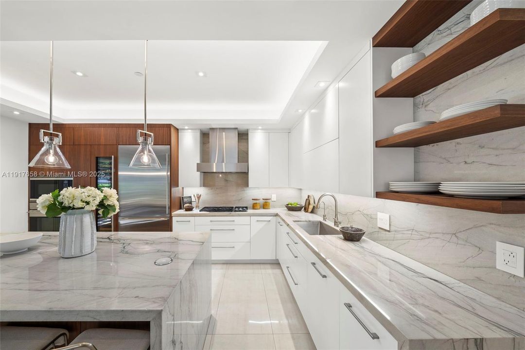 For Sale: $2,650,000 (3 beds, 4 baths, 3104 Square Feet)