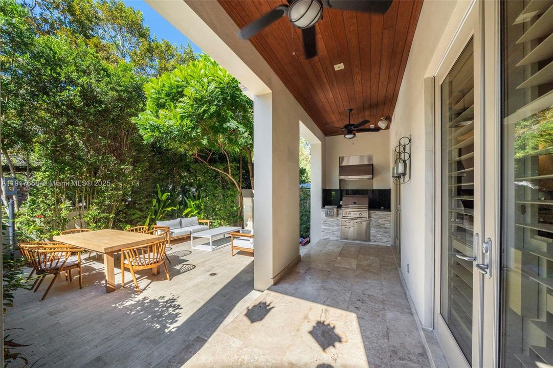 For Sale: $2,650,000 (3 beds, 4 baths, 3104 Square Feet)