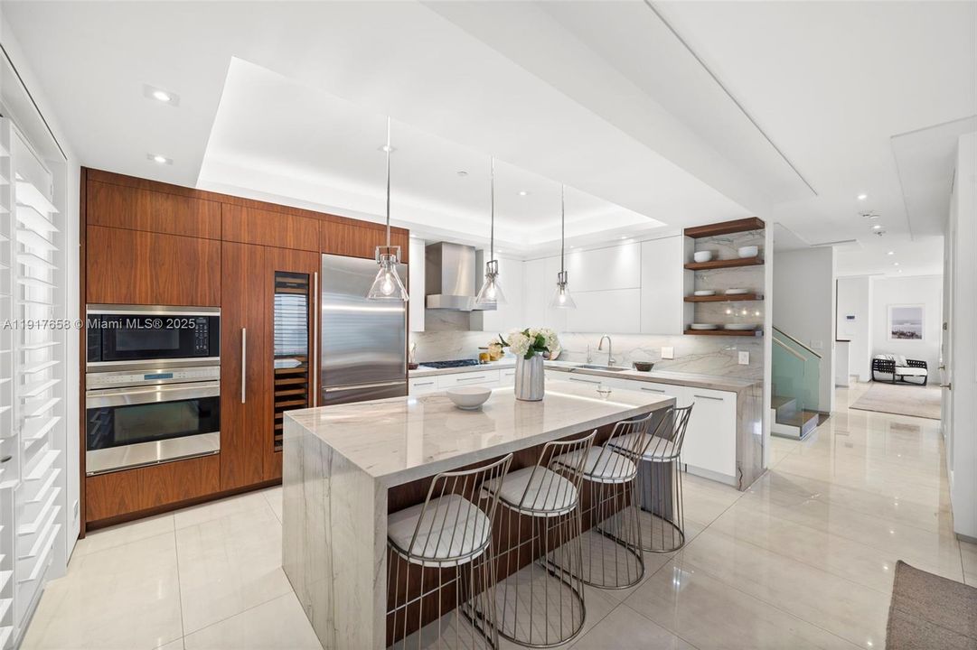 For Sale: $2,650,000 (3 beds, 4 baths, 3104 Square Feet)