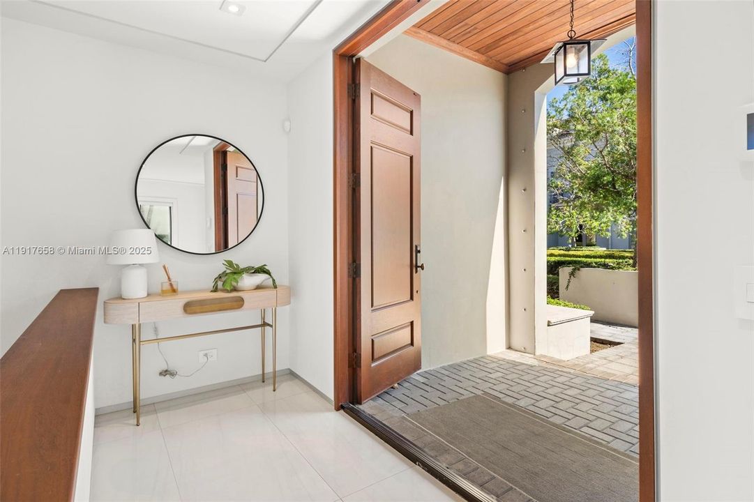 For Sale: $2,650,000 (3 beds, 4 baths, 3104 Square Feet)