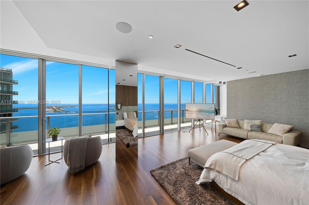 В аренду: $69,000 (6 спален, 6 ванн, 6521 Квадратных фут)