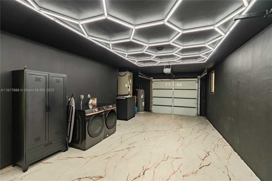 В аренду: $10,500 (2 спален, 2 ванн, 1580 Квадратных фут)