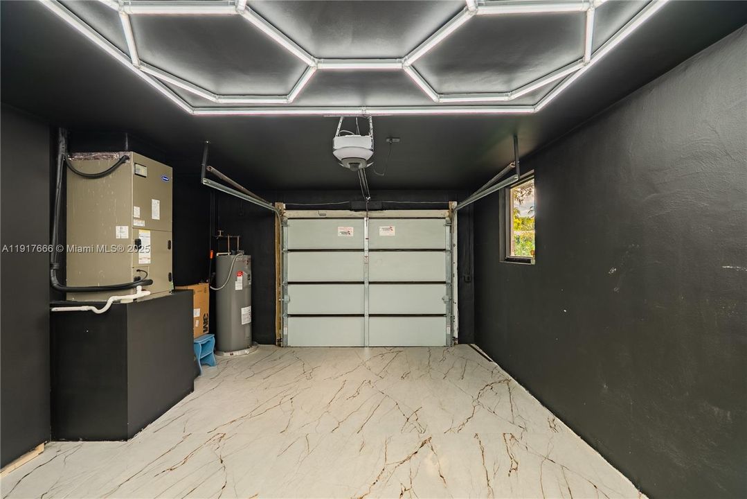 В аренду: $10,500 (2 спален, 2 ванн, 1580 Квадратных фут)