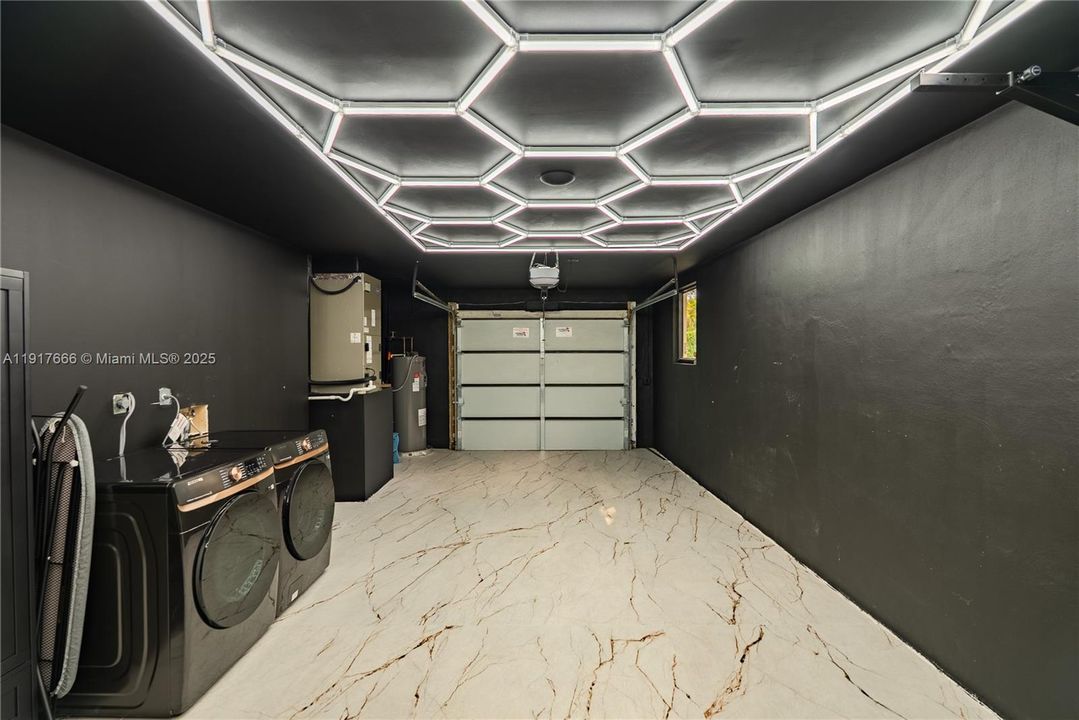 В аренду: $10,500 (2 спален, 2 ванн, 1580 Квадратных фут)