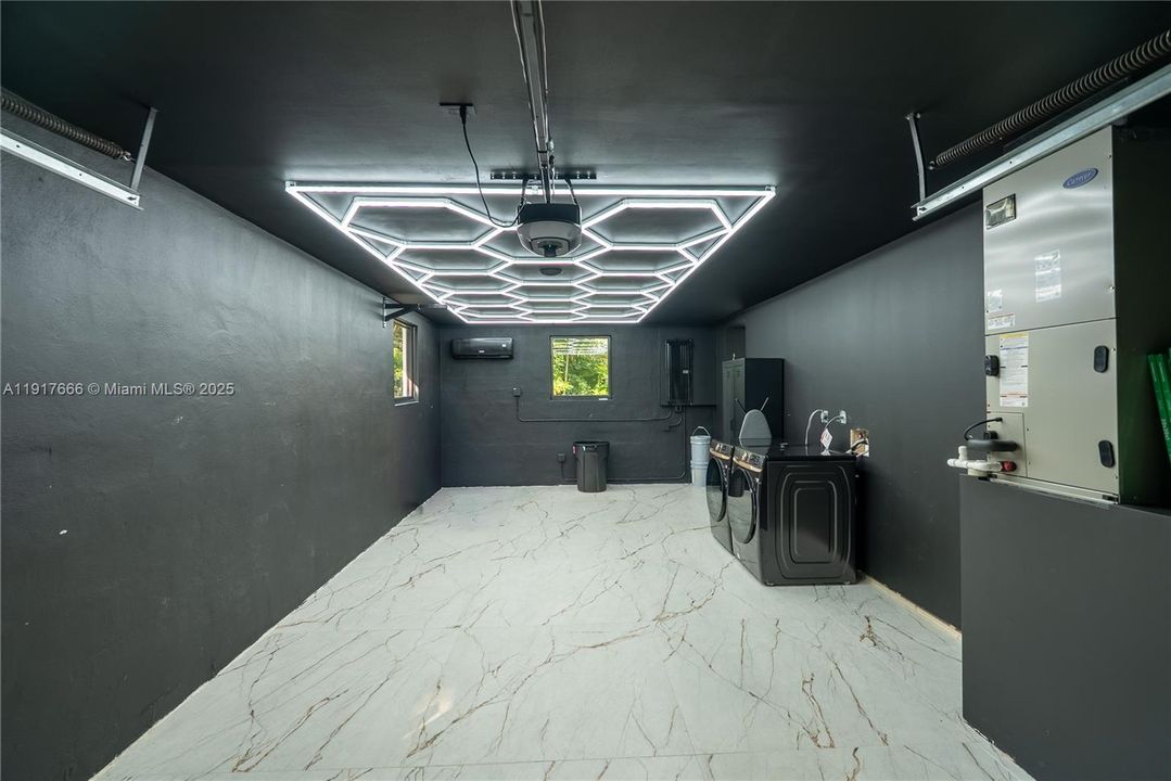 В аренду: $10,500 (2 спален, 2 ванн, 1580 Квадратных фут)