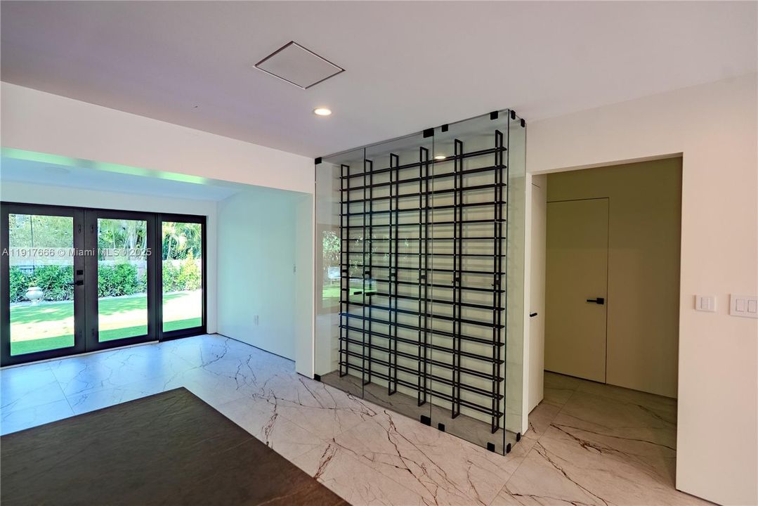 В аренду: $10,500 (2 спален, 2 ванн, 1580 Квадратных фут)