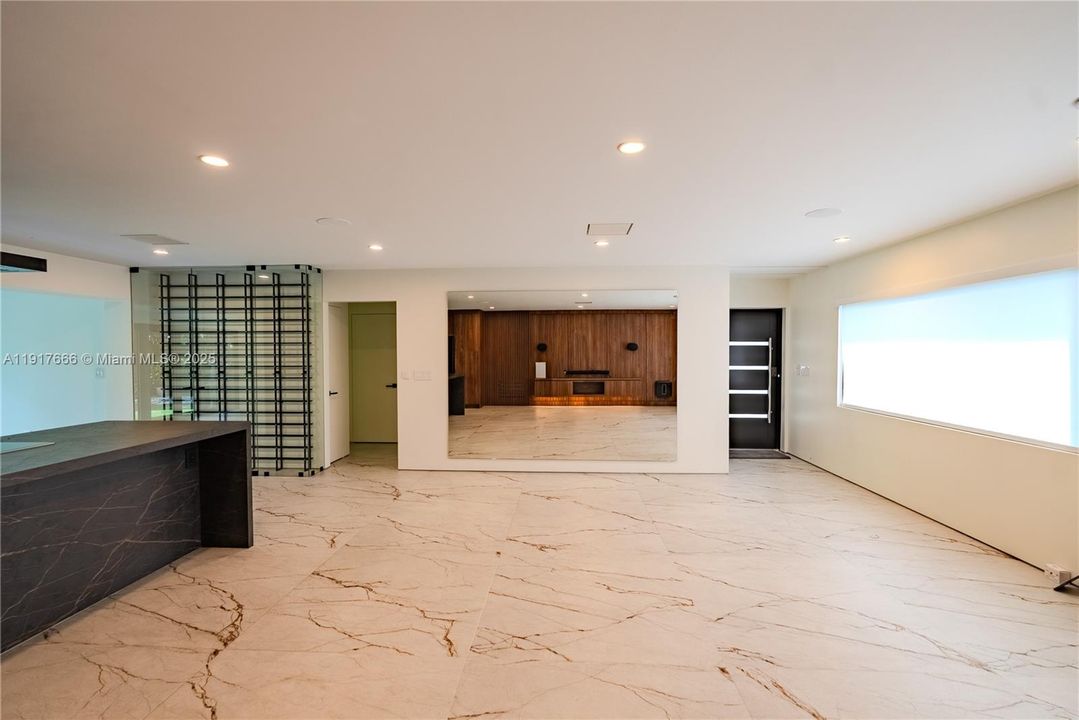 В аренду: $10,500 (2 спален, 2 ванн, 1580 Квадратных фут)