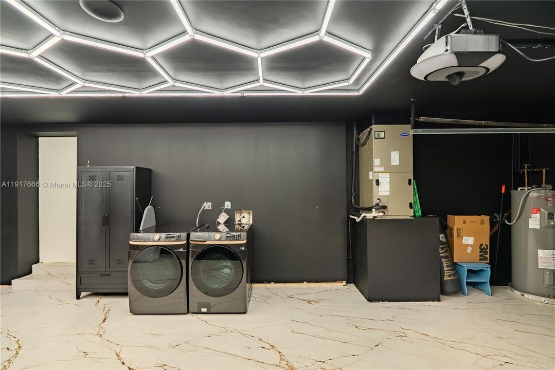 В аренду: $10,500 (2 спален, 2 ванн, 1580 Квадратных фут)