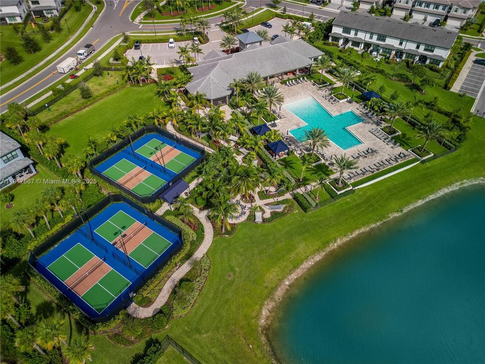 For Sale: $1,800,000 (3 beds, 4 baths, 2568 Square Feet)