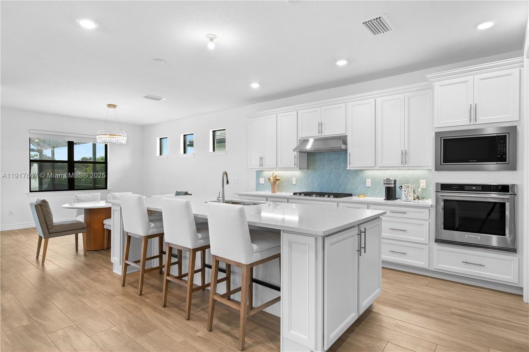 For Sale: $1,800,000 (3 beds, 4 baths, 2568 Square Feet)