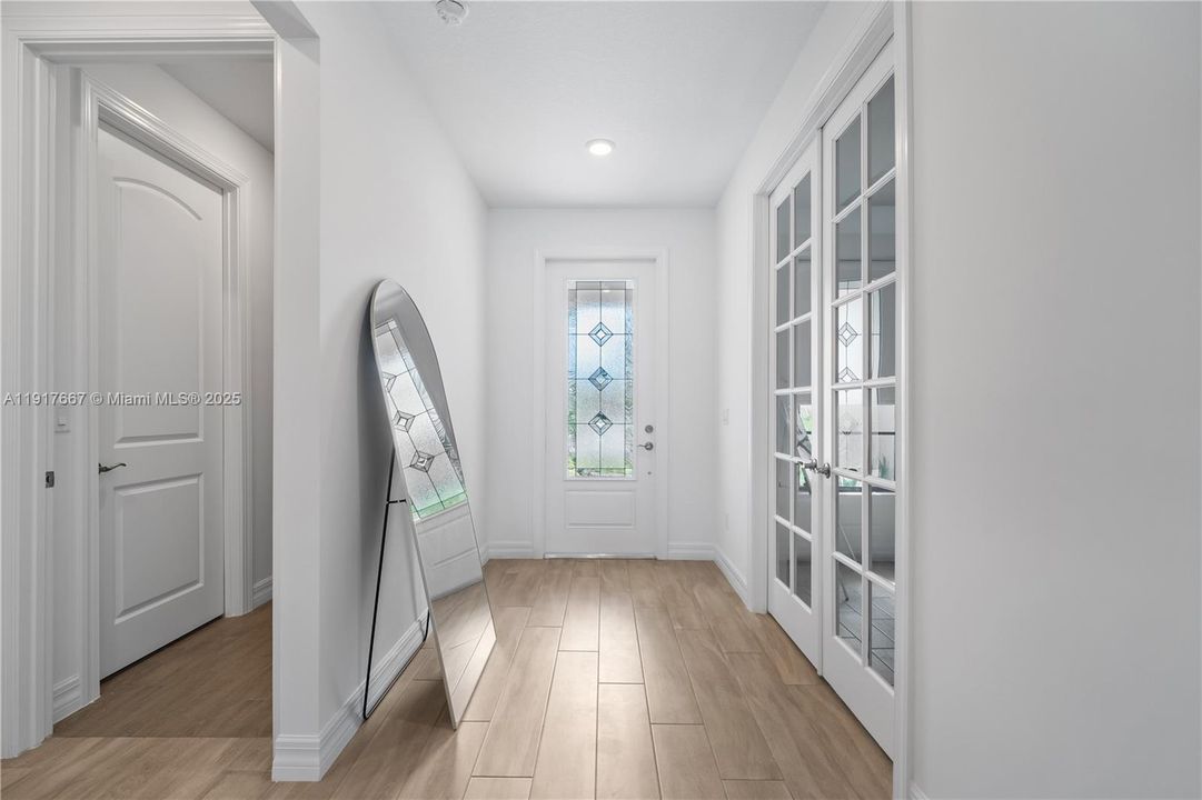 For Sale: $1,800,000 (3 beds, 4 baths, 2568 Square Feet)