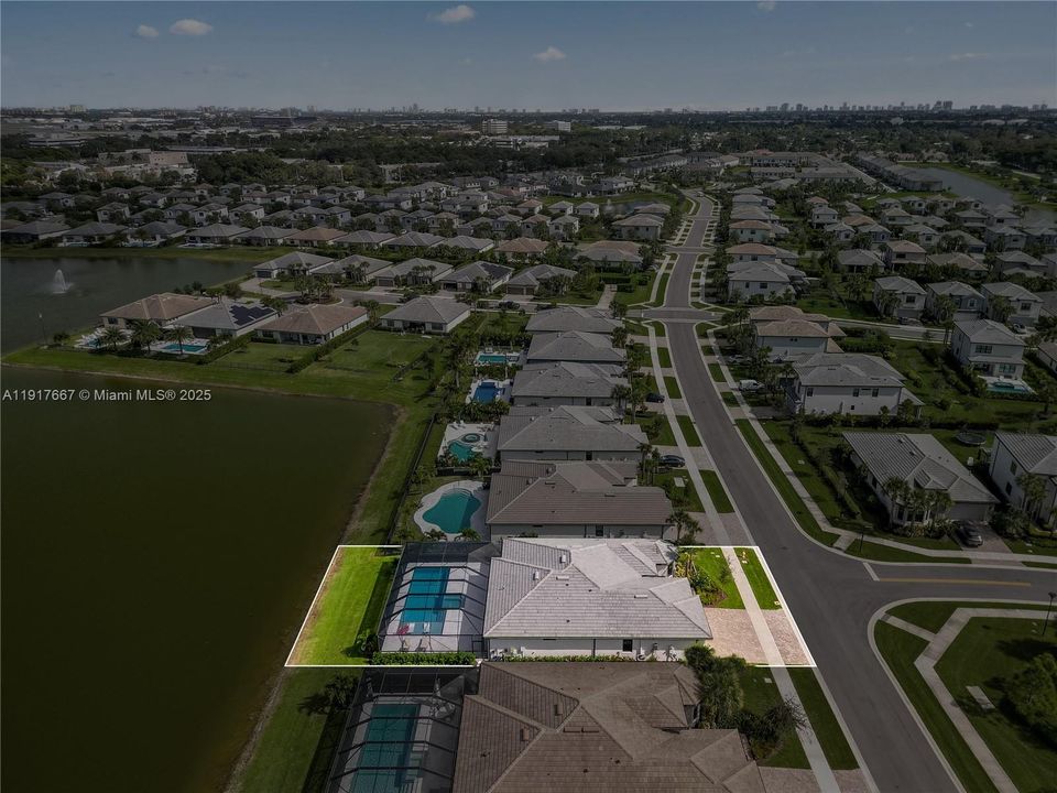 For Sale: $1,800,000 (3 beds, 4 baths, 2568 Square Feet)