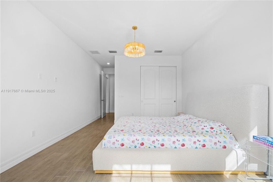 For Sale: $1,800,000 (3 beds, 4 baths, 2568 Square Feet)