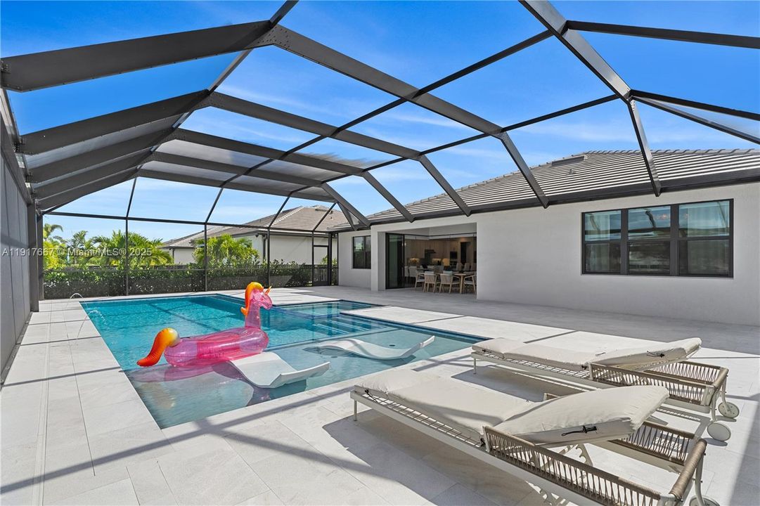 For Sale: $1,800,000 (3 beds, 4 baths, 2568 Square Feet)