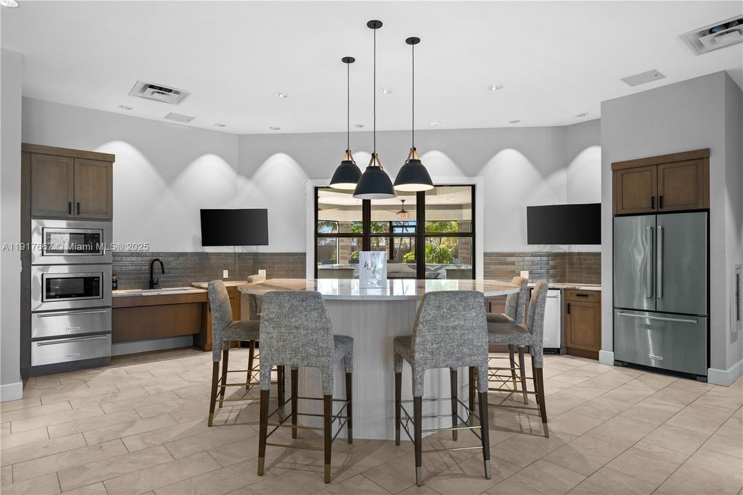 For Sale: $1,800,000 (3 beds, 4 baths, 2568 Square Feet)