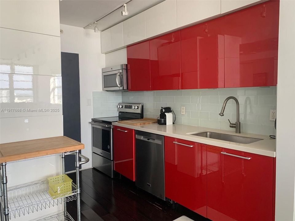 Activo con contrato: $2,800 (1 camas, 1 baños, 750 Pies cuadrados)