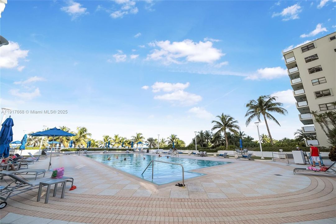 Activo con contrato: $2,800 (1 camas, 1 baños, 750 Pies cuadrados)