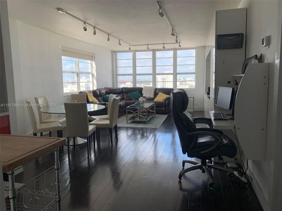 Activo con contrato: $2,800 (1 camas, 1 baños, 750 Pies cuadrados)