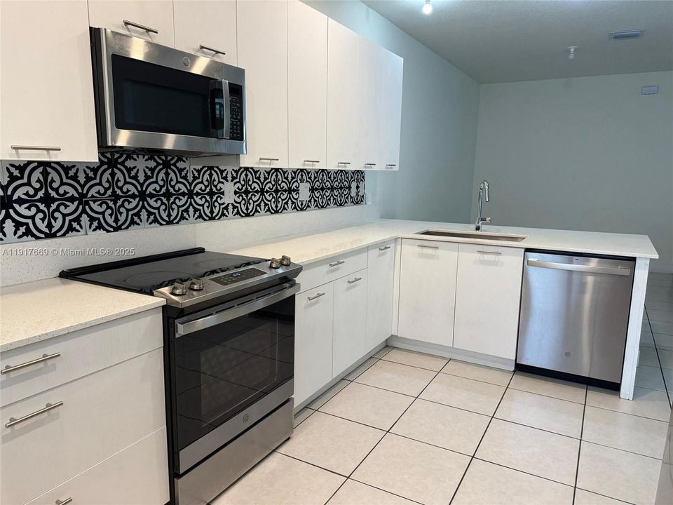 For Sale: $1,200,000 (3 beds, 3 baths, 2366 Square Feet)