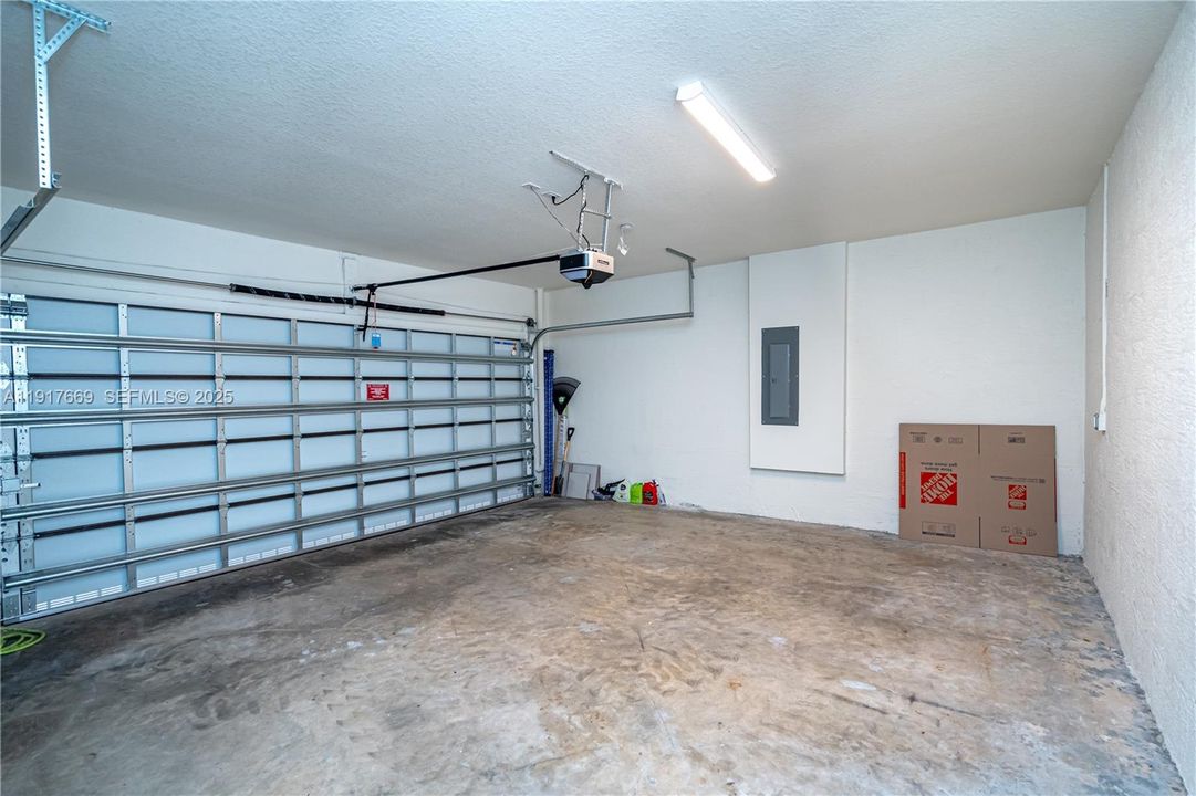 En Venta: $1,200,000 (3 camas, 3 baños, 2366 Pies cuadrados)