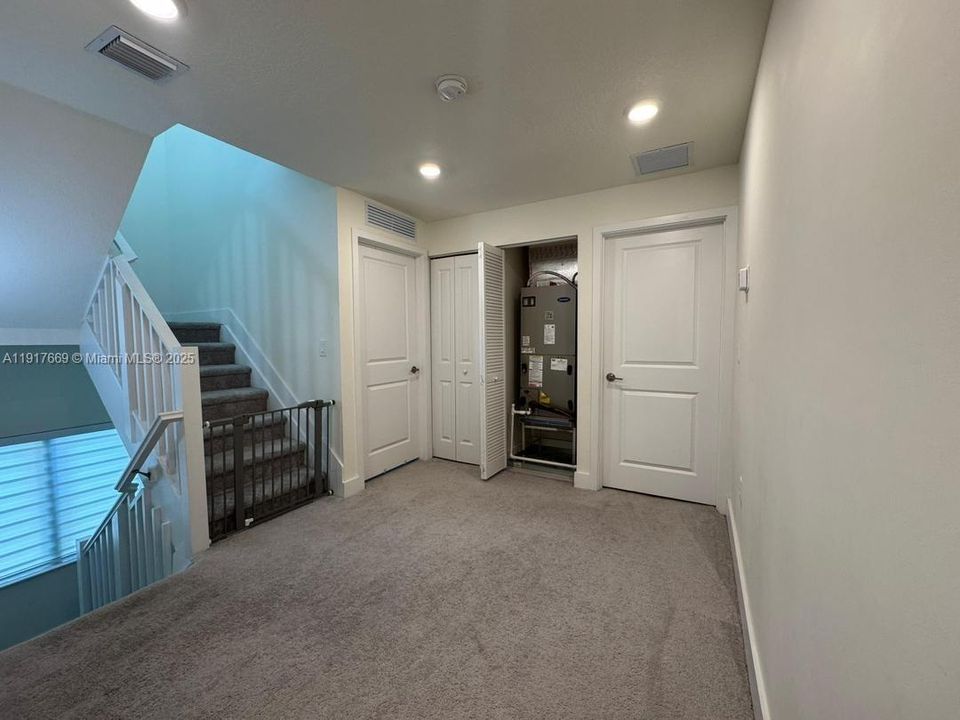 For Sale: $1,200,000 (3 beds, 3 baths, 2366 Square Feet)