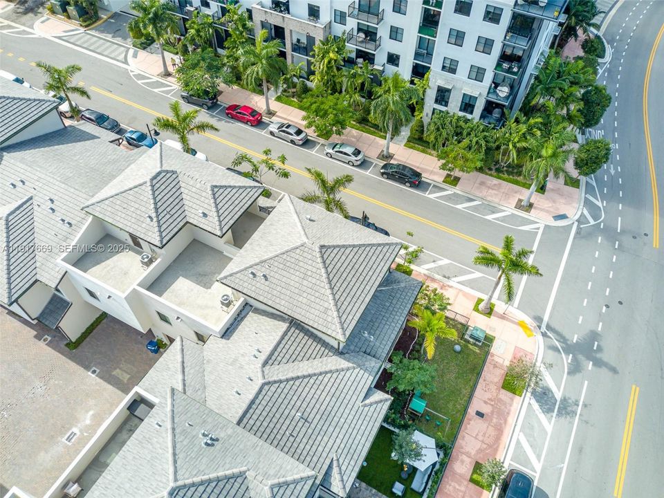 En Venta: $1,200,000 (3 camas, 3 baños, 2366 Pies cuadrados)